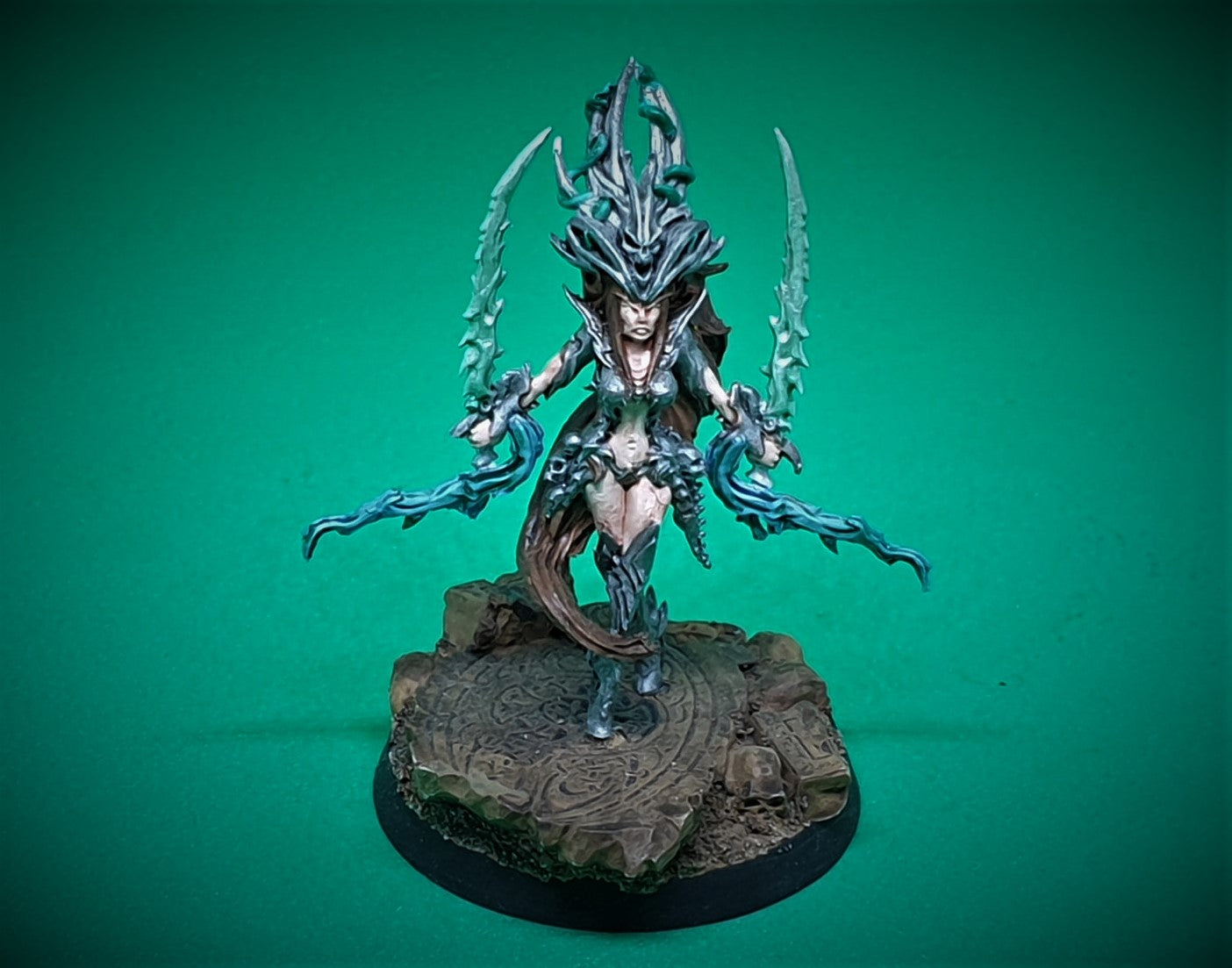 (NSFW) 🦇 6 ways to paint Zailith, the Blood Vestals Secultrix + background story! 🦇