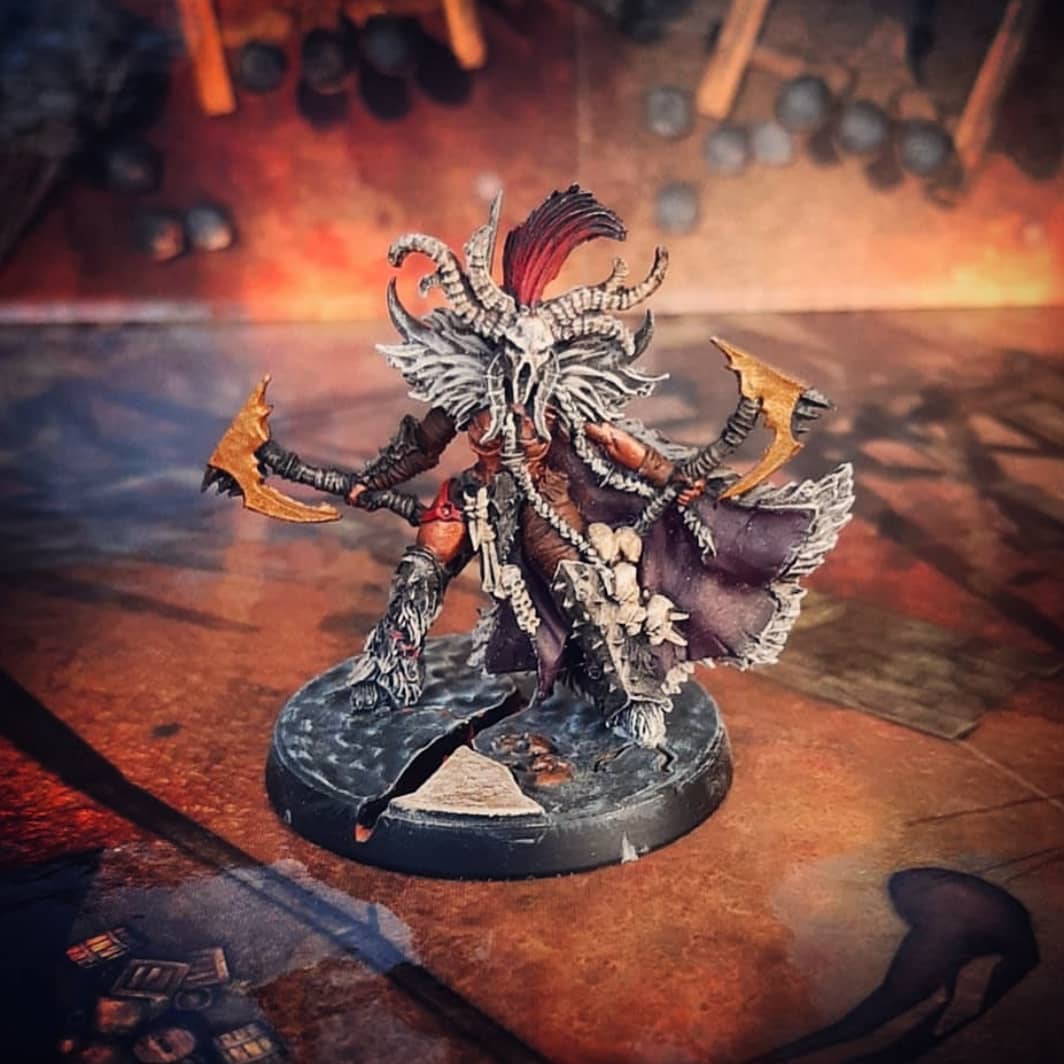 An epic barbarian / chaotic leader: Atraxass painted photos!